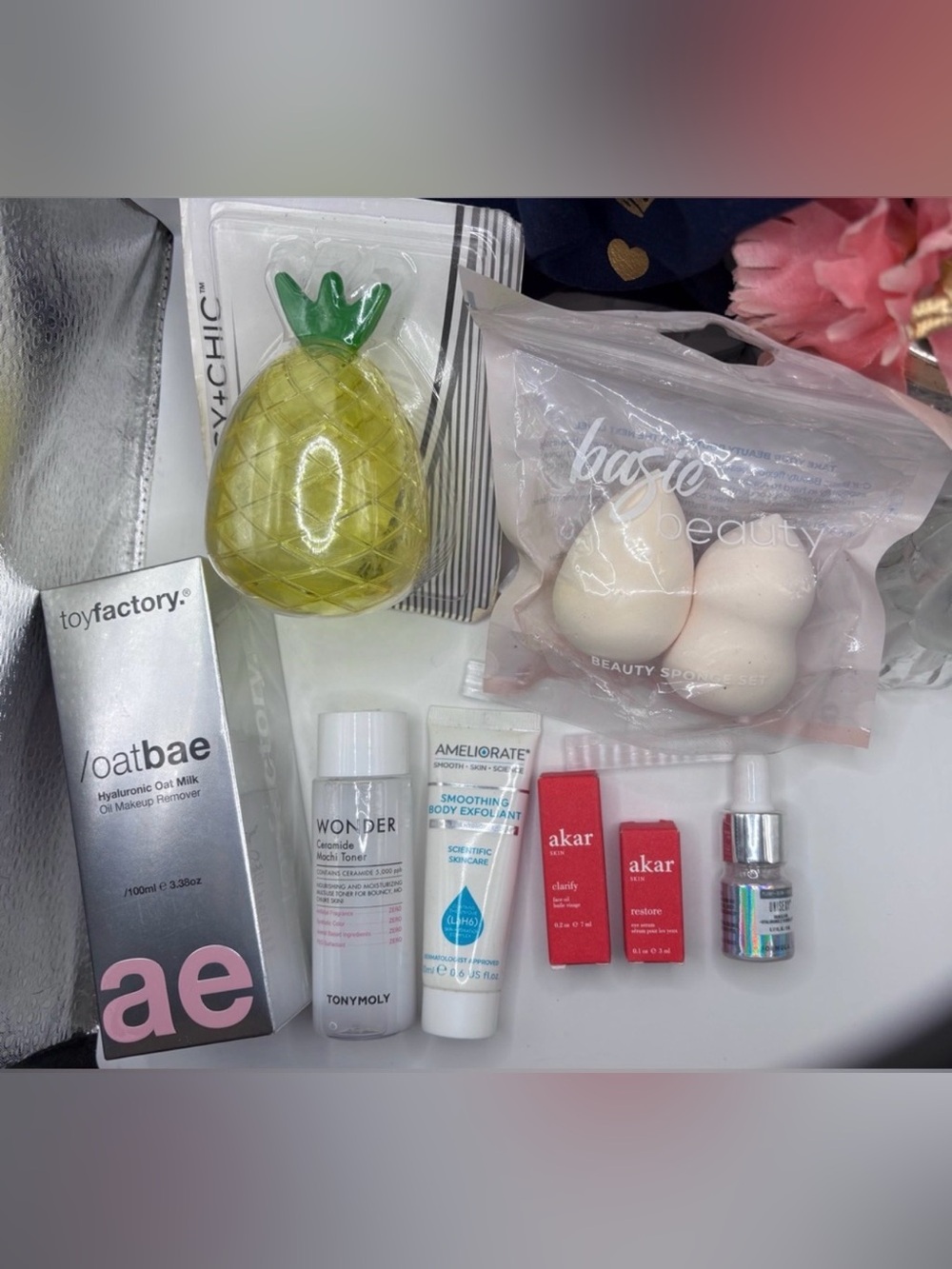 Skin care Bundle
8 items Top Notch Skincare
Makeup Remover, Blenders + more
New